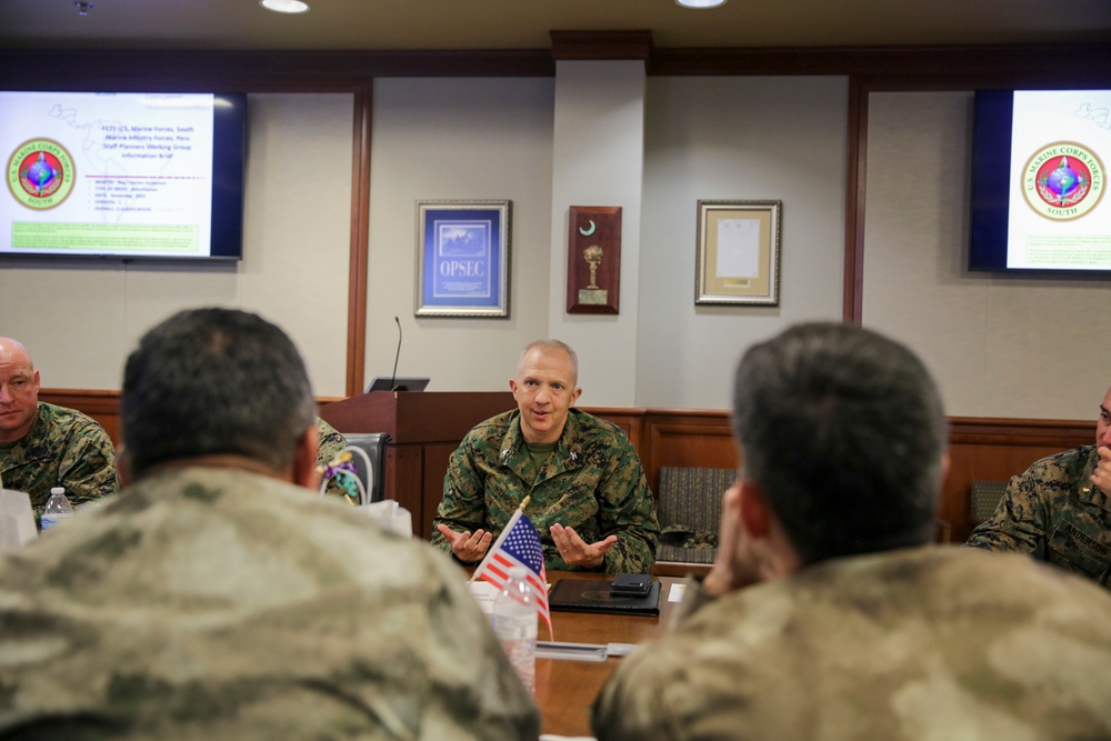 U.S., Peruvian Marines plan together