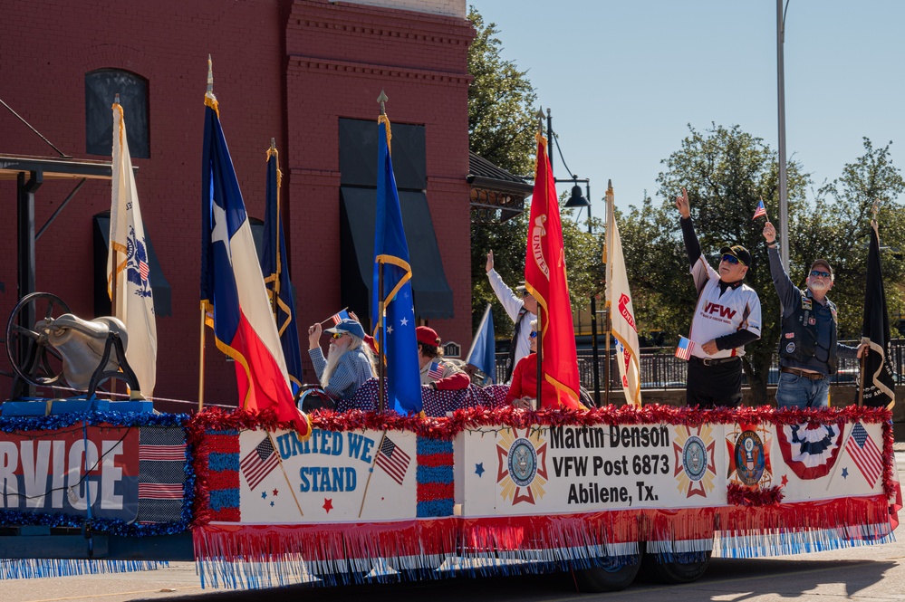 Abilene, Dyess honor veterans during parade