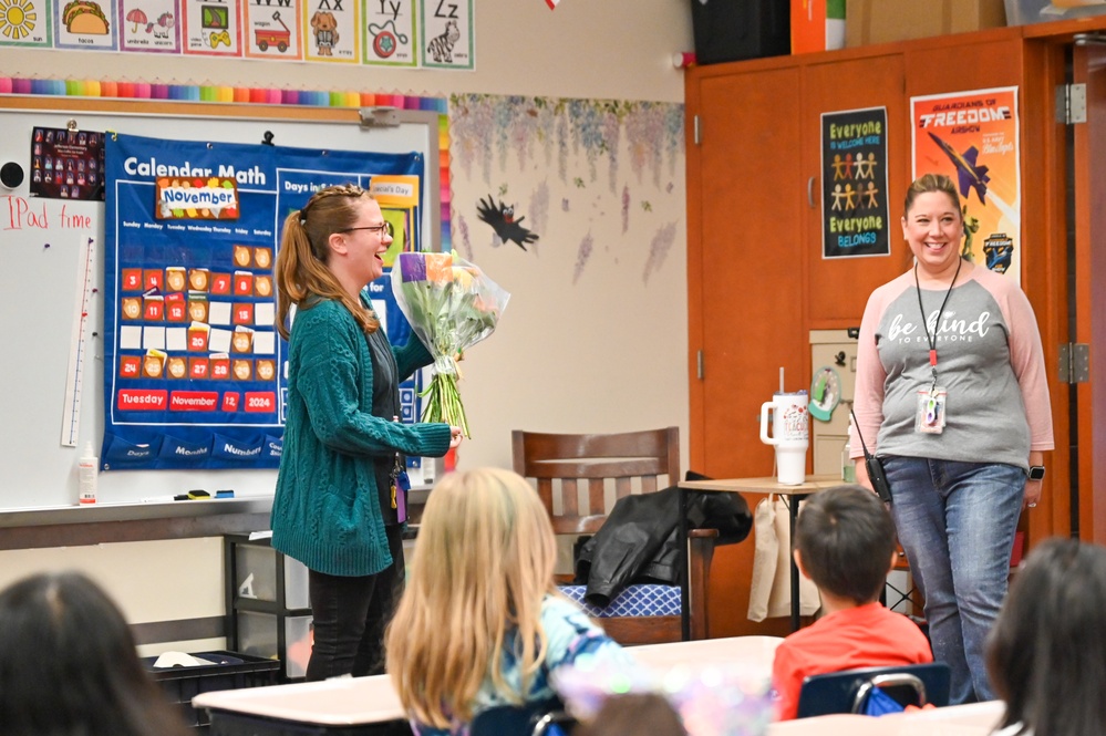 ESGR presents Patriot Award at Jefferson Elementary School in Omaha