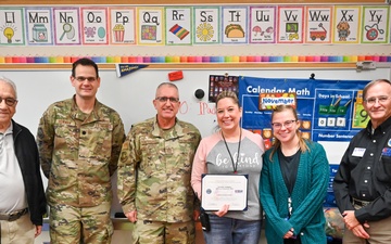 ESGR presents Patriot Award at Jefferson Elementary School in Omaha