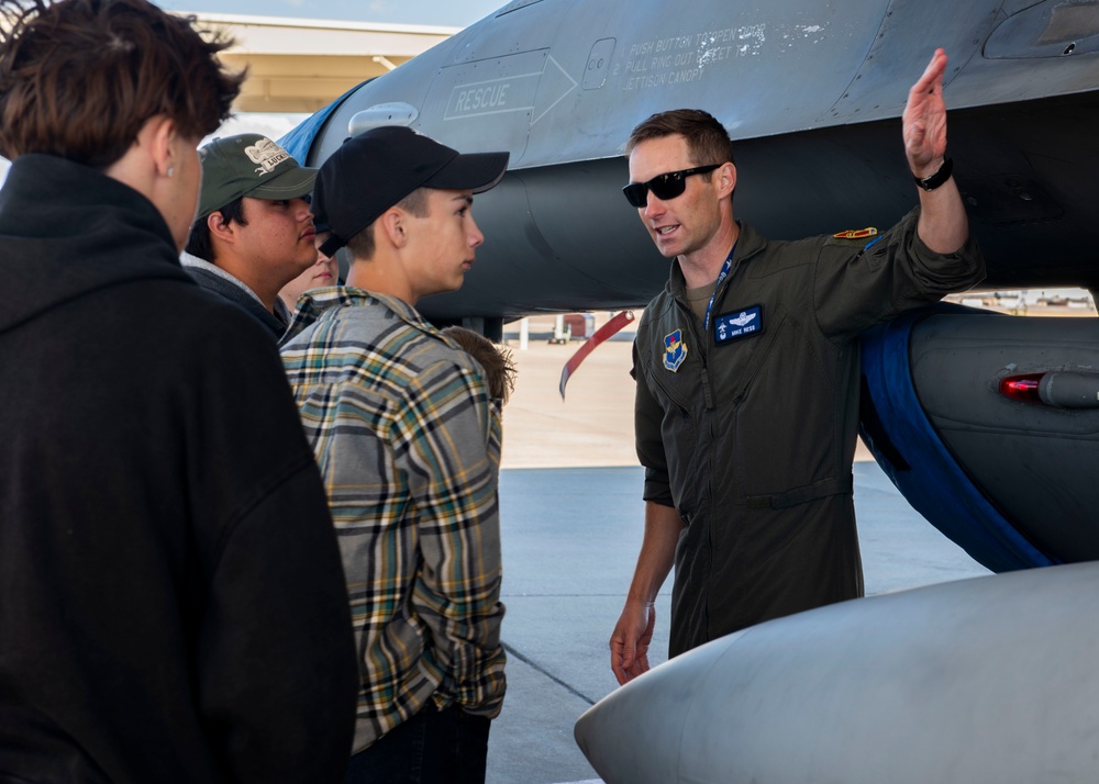 Retired Maj. Gen. Leonard, homeschoolers visit Luke AFB