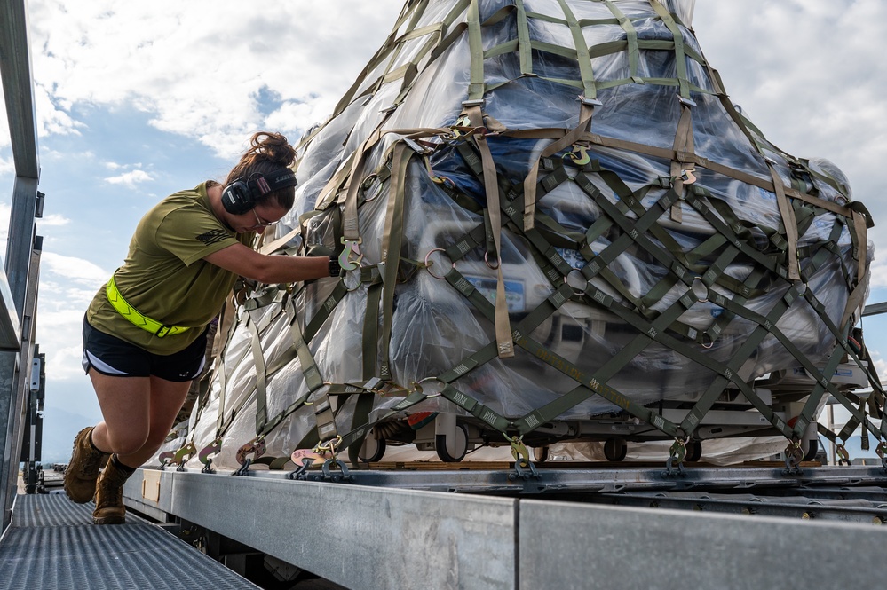 C-5M delivers medical supplies to Soto Cano Air Base