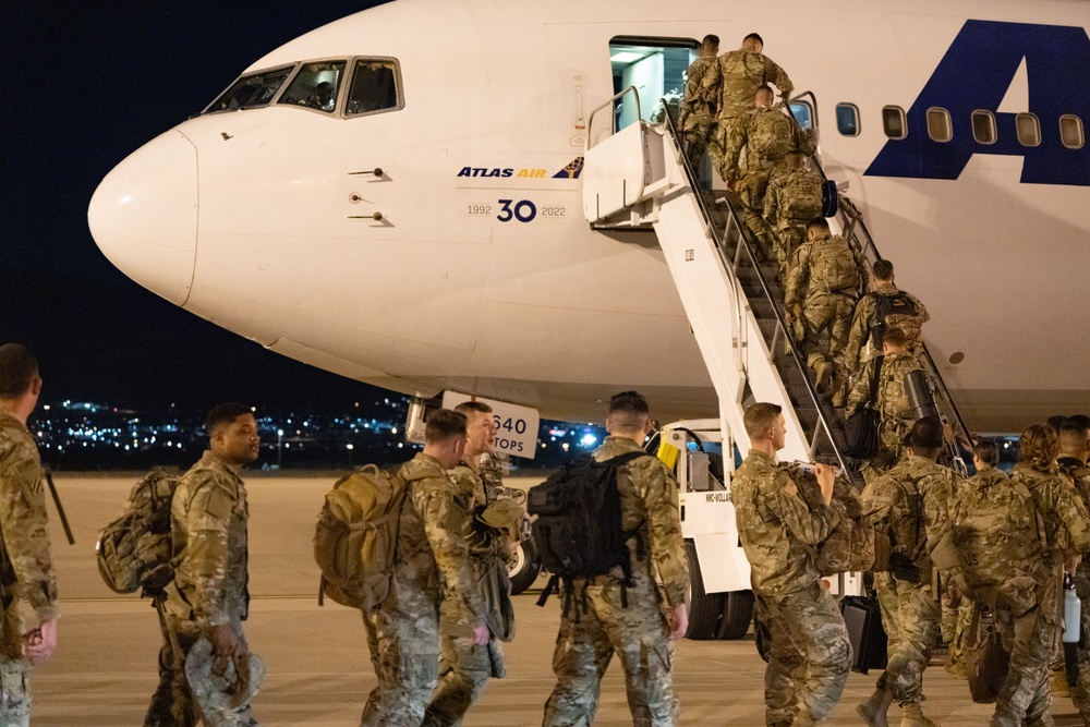 1st Armored Division Commanding General Farewells Soldiers from 3rd Armored Brigade Combat Team