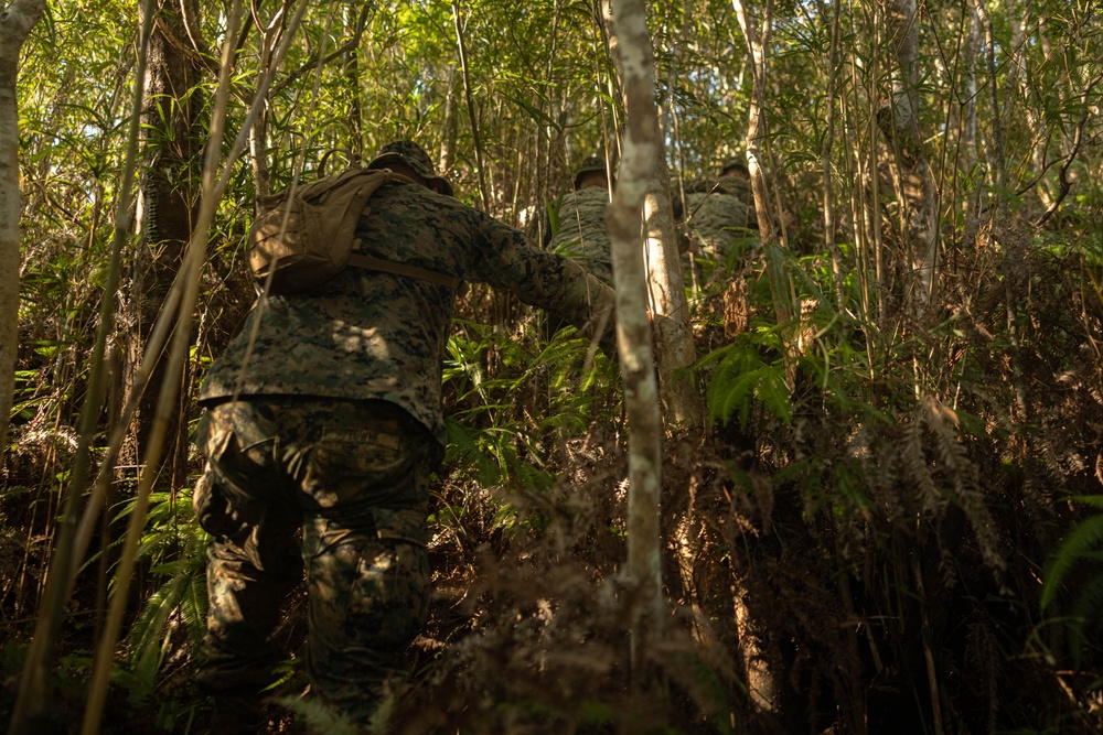 3rd Maintenance Battalion conducts Land Navigation Training for Battalion Field Ex