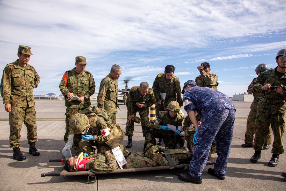 Keen Sword 25: JGSDF and JMSDF members conduct a simulated MEDEVAC