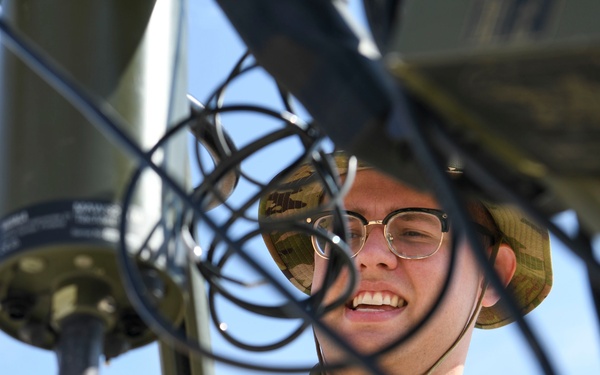 378 EOSS Airmen Replace a TMQ-53 Weather System