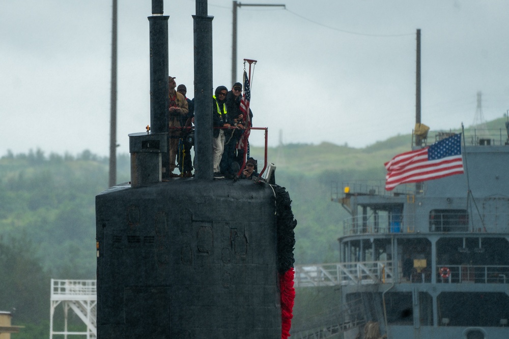 USS Jefferson City (SSN 759) returns to homeport