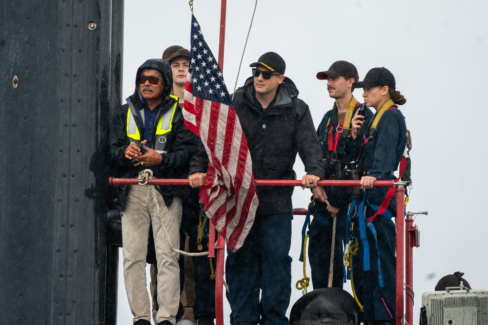 USS Jefferson City (SSN 759) returns to homeport