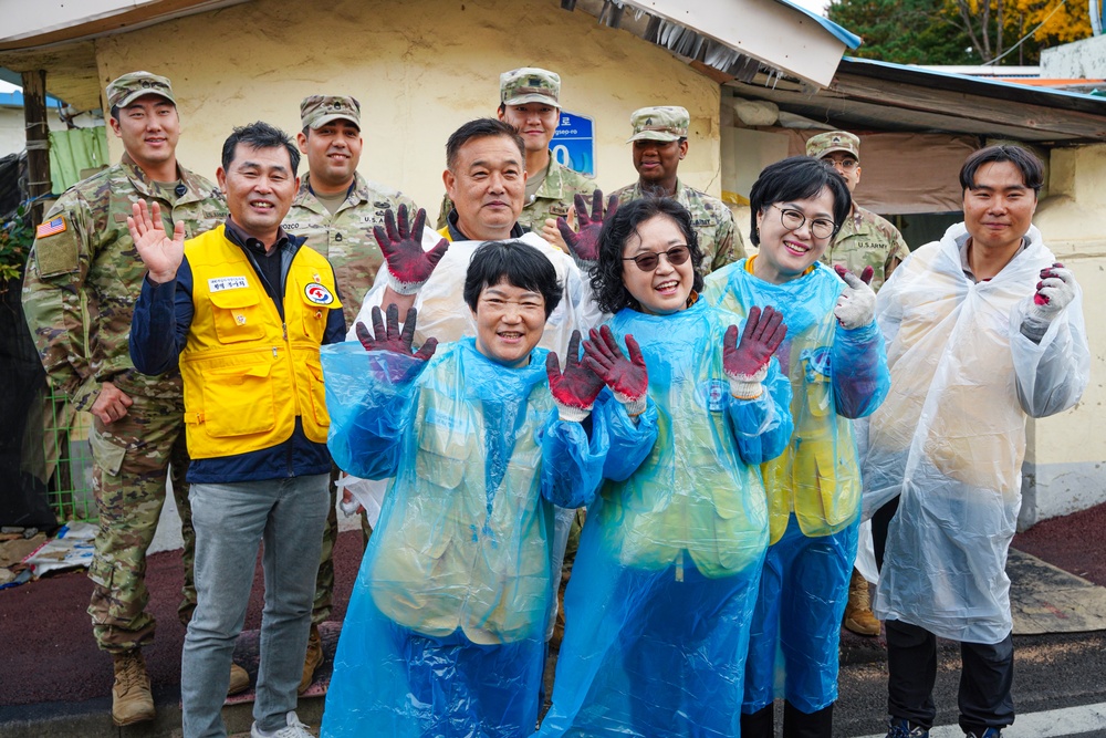 Soldiers Volunteering in Local Community