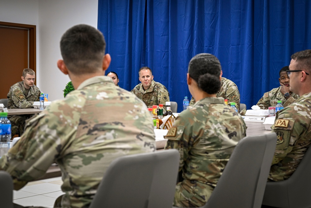 AFCENT command chief visits with 386 AEW Airmen