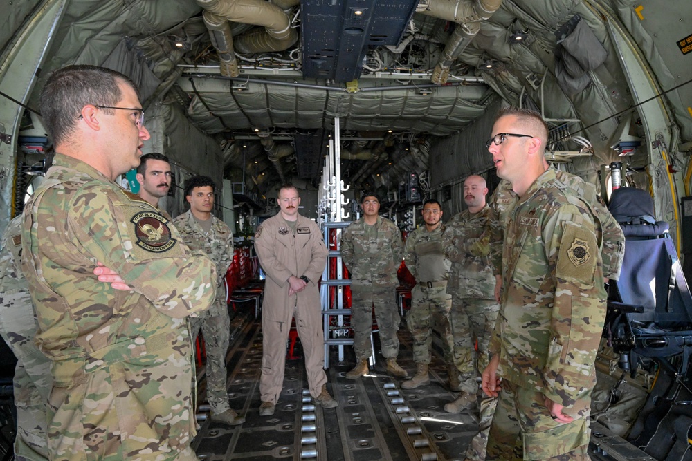 AFCENT command chief visits with 386 AEW Airmen