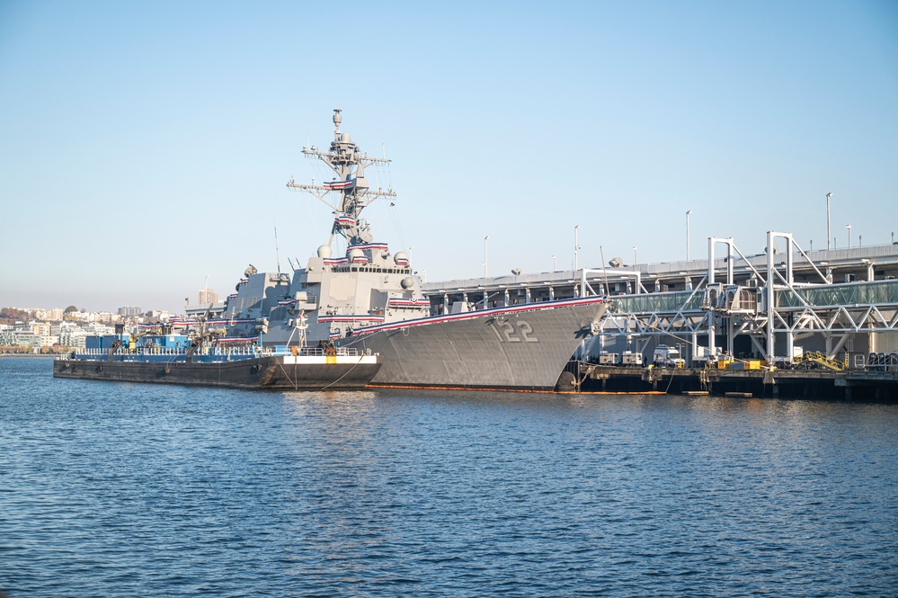 USS John Basilone (DDG 122) is commissioned in New York City