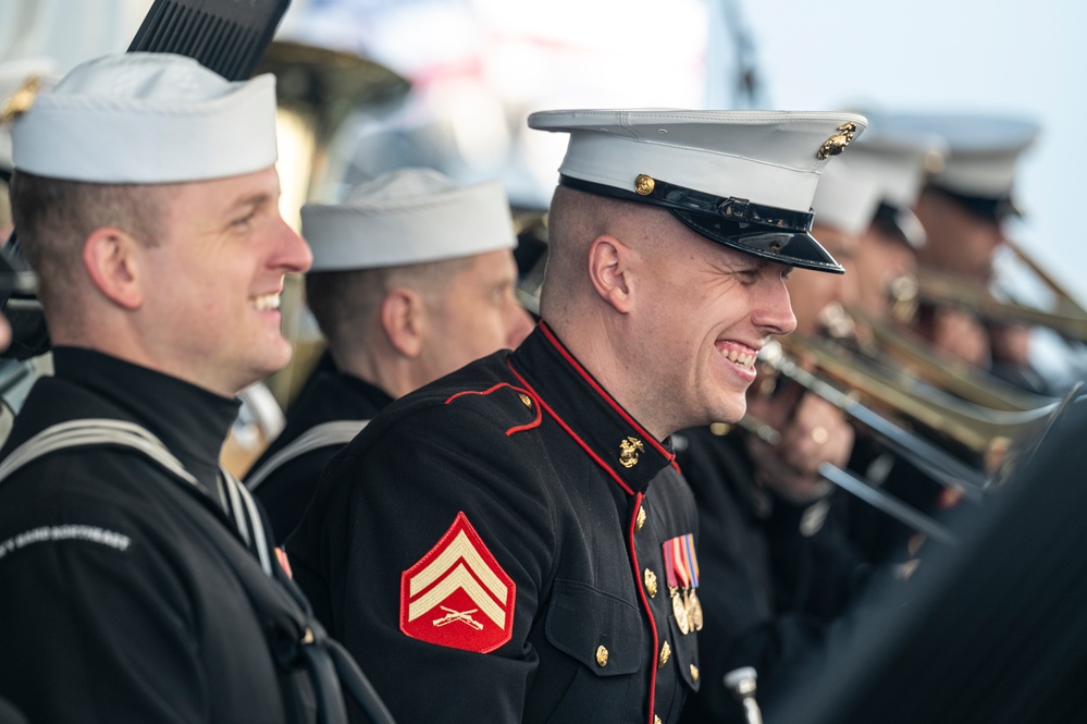 USS John Basilone (DDG 122) is commissioned in New York City