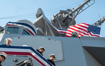 USS John Basilone (DDG 122) is commissioned in New York City