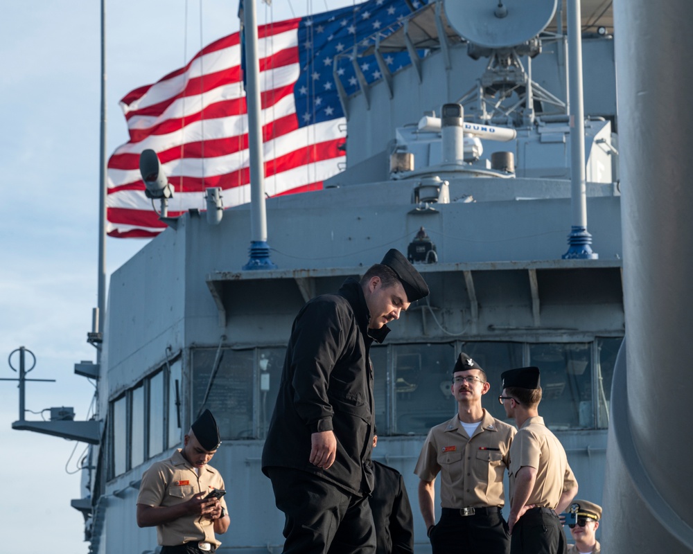 Sailors with USS John Basilone (DDG 122) visit USS New Jersey