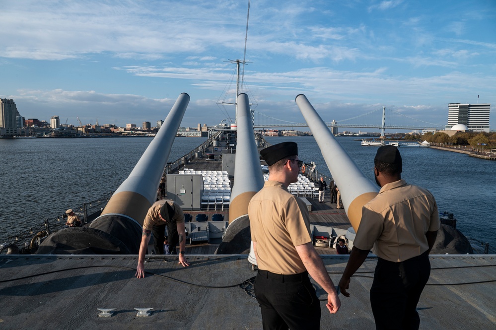 Sailors with USS John Basilone (DDG 122) visit USS New Jersey