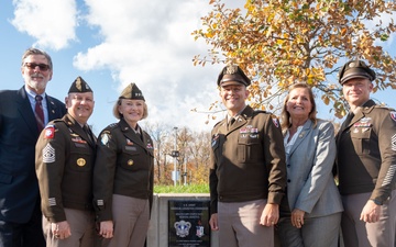 AMLC joins fellow medical organizations with plaque at national Army Museum