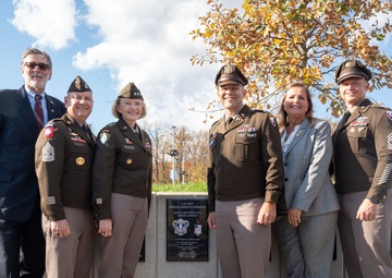 AMLC leaders pose with Surgeon General