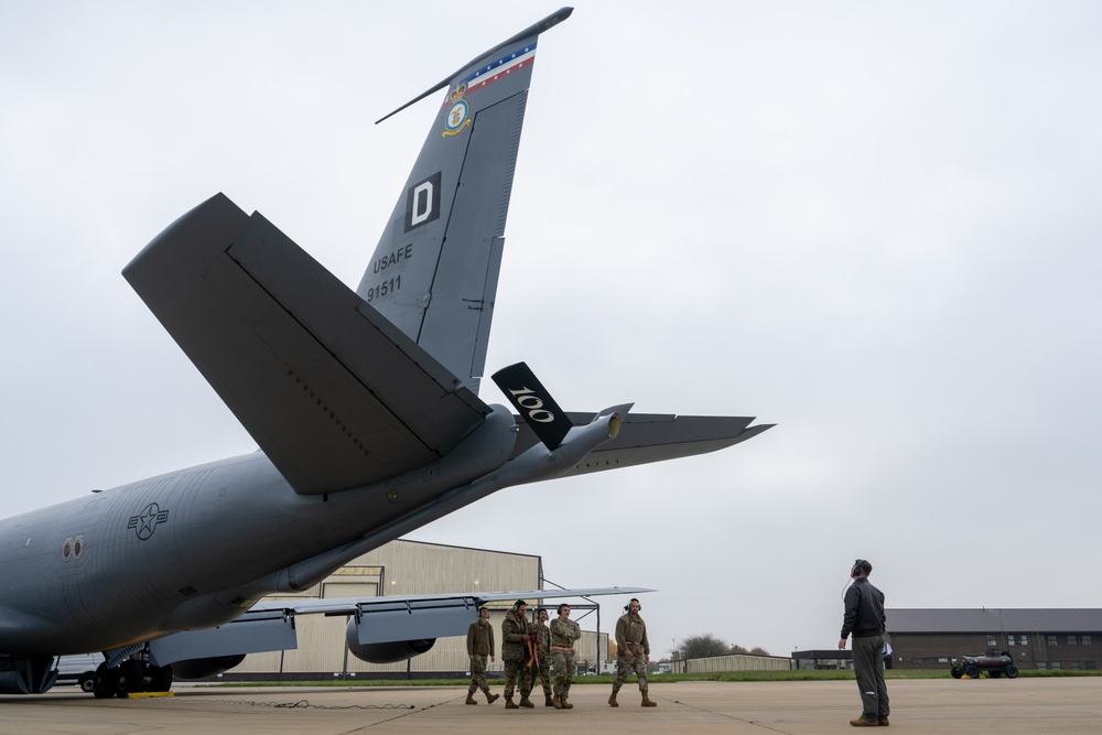 100th ARW refuels 2nd BW B-52 during BTF