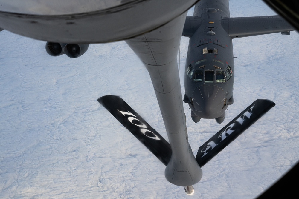 100th ARW refuels 2nd BW B-52 during BTF