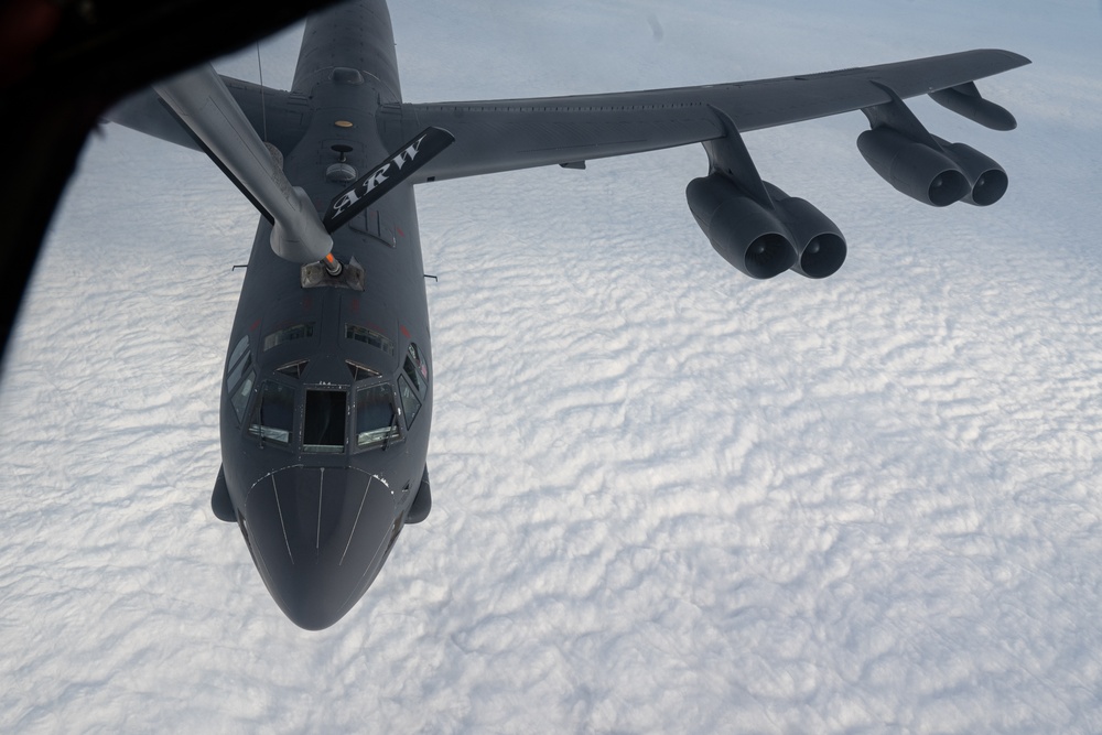 100th ARW refuels 2nd BW B-52 during BTF