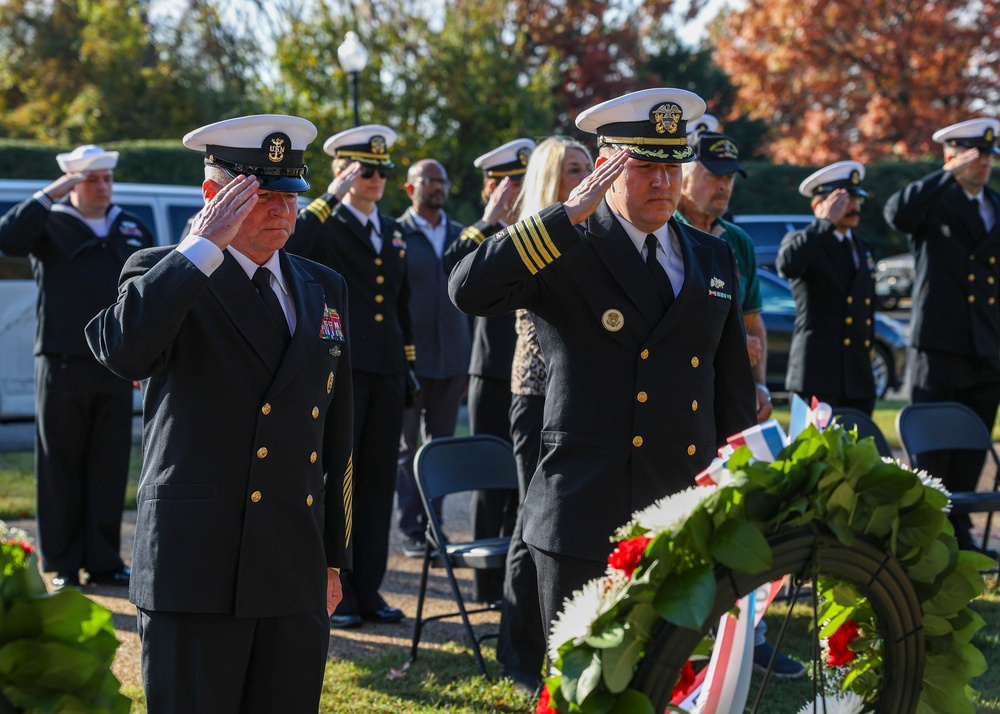 NAVFAC HQ Holds Veterans Day Wreath Laying Ceremony