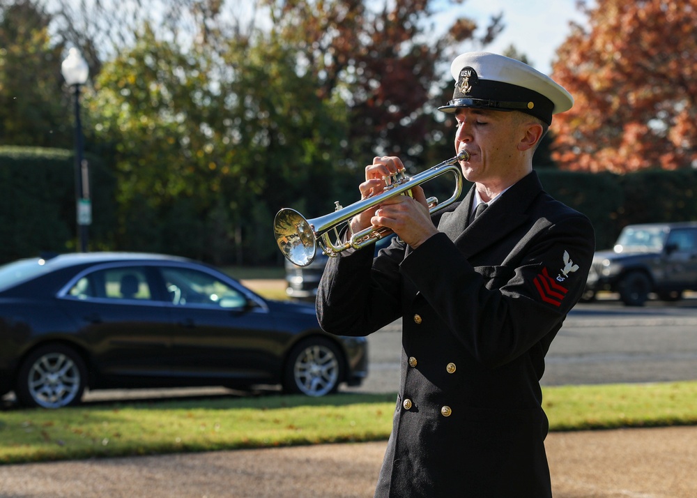 NAVFAC HQ Holds Veterans Day Wreath Laying Ceremony