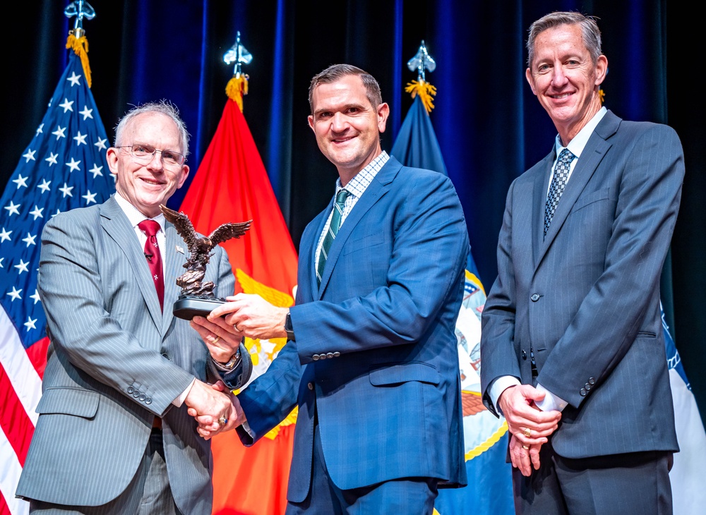 Schmalz of PMA-271 named U.S. Navy’s Product Support Manager of the Year