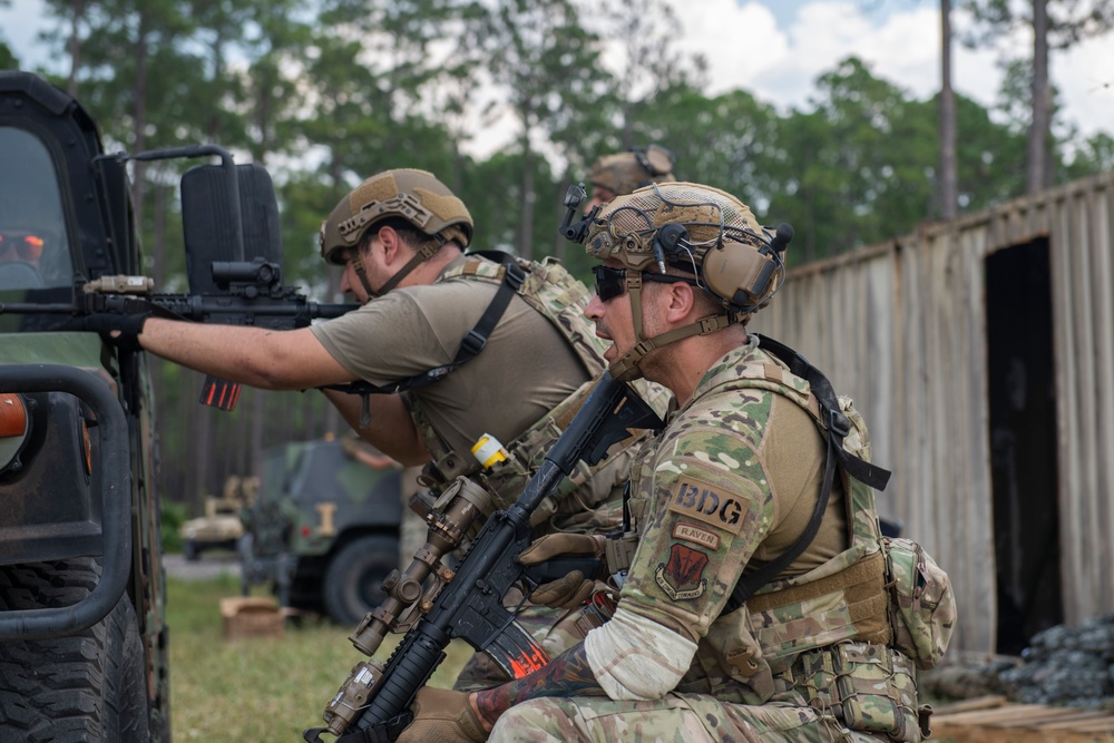 822 BDS exercise austere airfield infiltration, defense against 20th Special Forces Group opposing forces