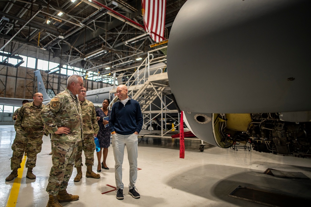 Author visits Rickenbacker Air National Guard Base