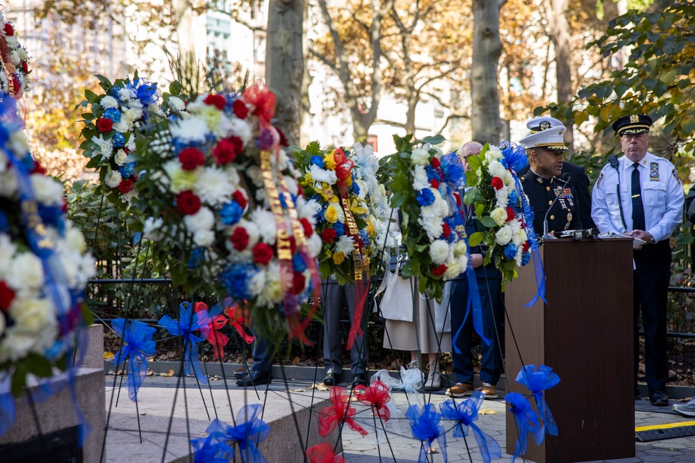 II MEF Commanding General Participates in Wreath Hanging Ceremony