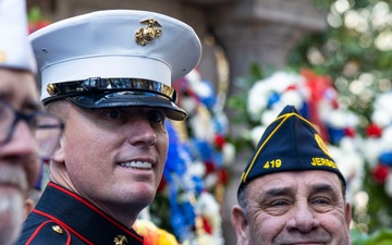 II MEF Commanding General Participates in Wreath Hanging Ceremony