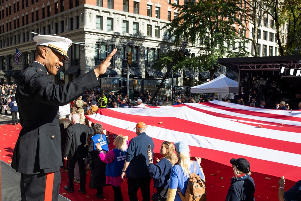 II MEF Commanding General Attends New York City Veterans Day Parade