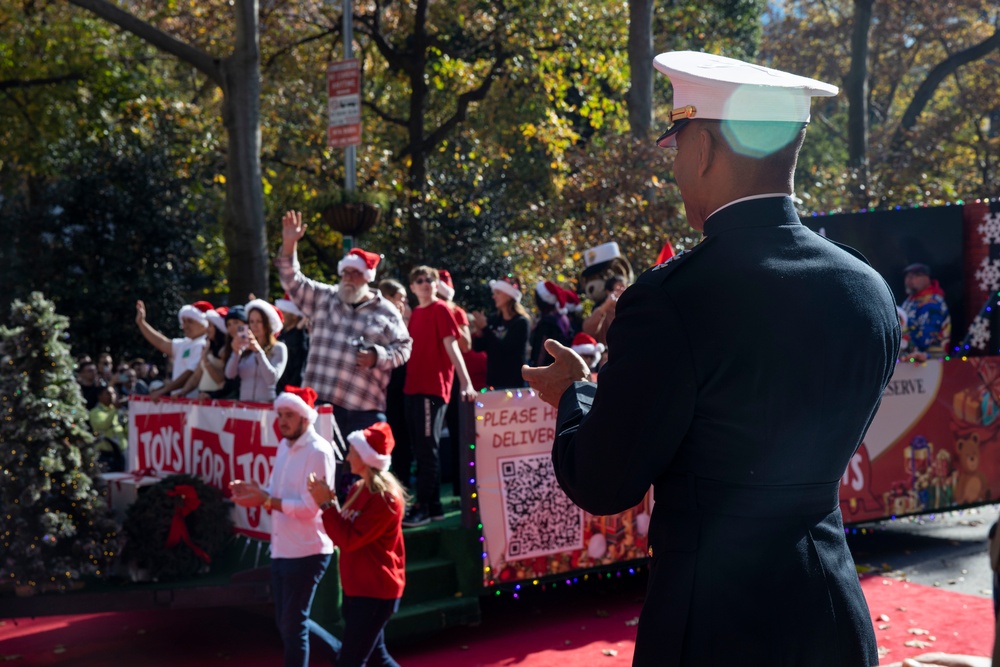 II MEF Commanding General Attends New York City Veterans Day Parade