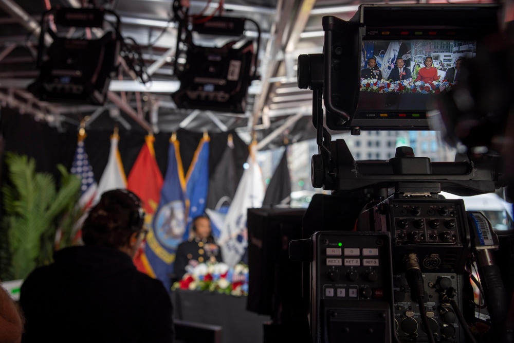 II MEF Commanding General Attends New York City Veterans Day Parade