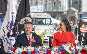 II MEF Commanding General Attends New York City Veterans Day Parade