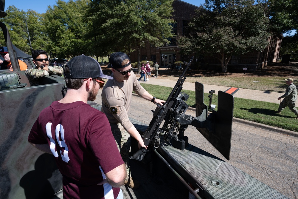 Special Boat Team 22 visits Mississippi State University