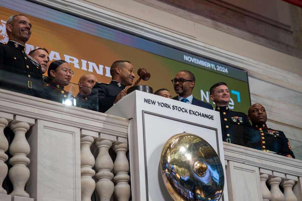 II MEF Commanding General Visits New York Stock Exchange