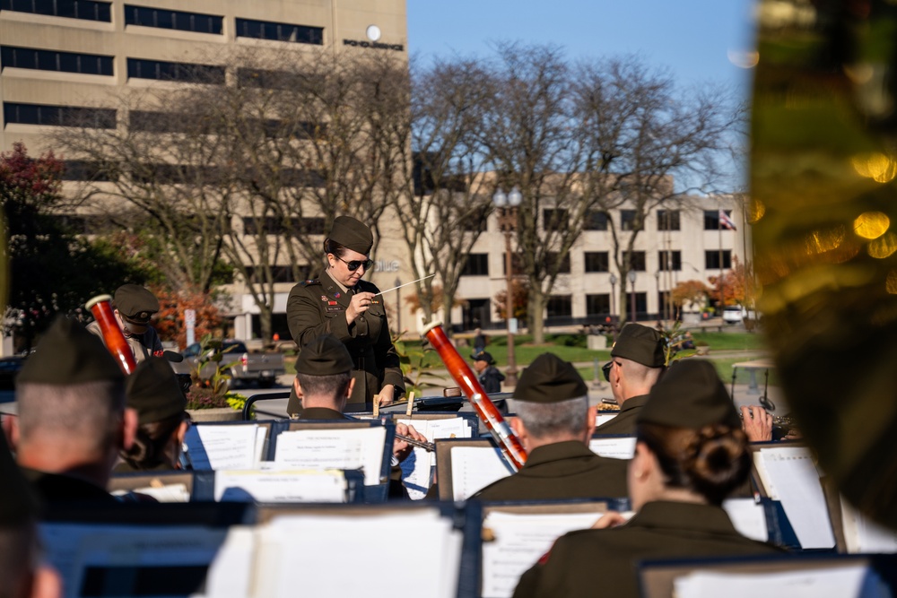 Hoosier Guardsmen support Veterans Day ceremony at Indiana War Memorial