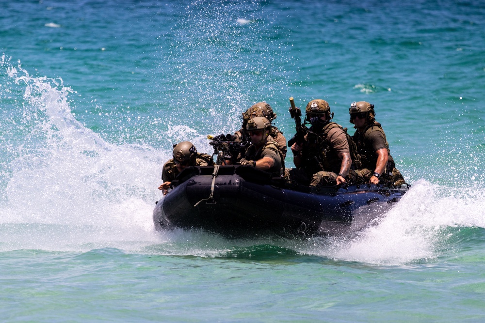 U.S. Army Special Forces Storm Miami Beach