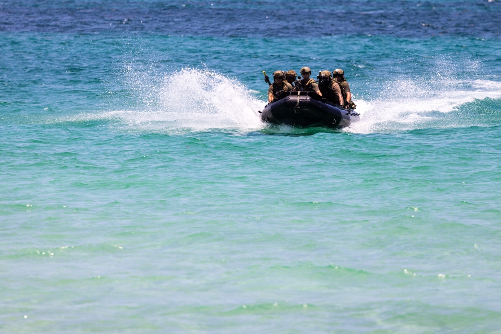 U.S. Army Special Forces Storm Miami Beach