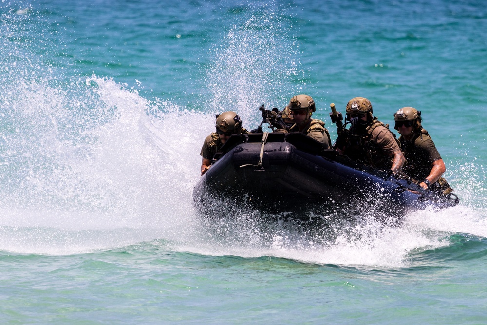 U.S. Army Special Forces Storm Miami Beach