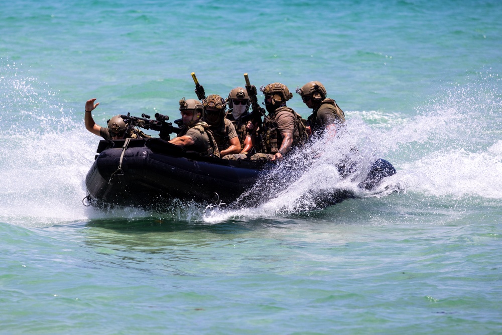 U.S. Army Special Forces Storm Miami Beach