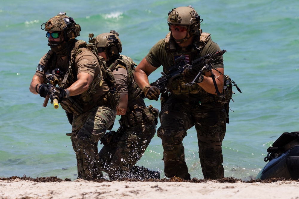 U.S. Army Special Forces Storm Miami Beach