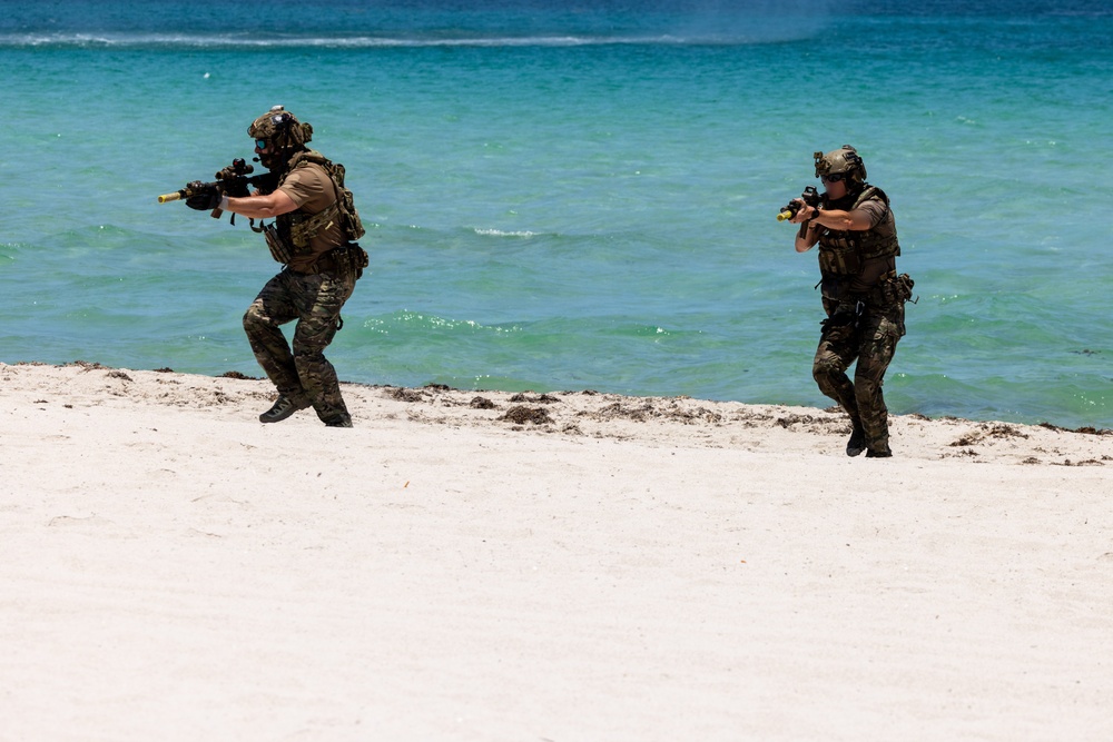 U.S. Army Special Forces Storm Miami Beach