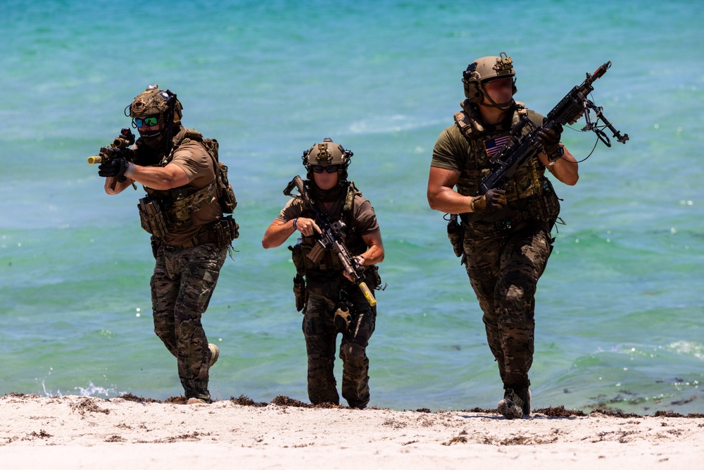 U.S. Army Special Forces Storm Miami Beach