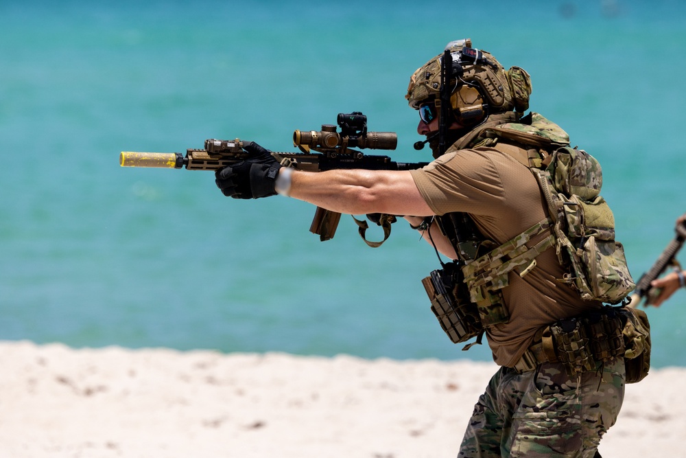 U.S. Army Special Forces Storm Miami Beach