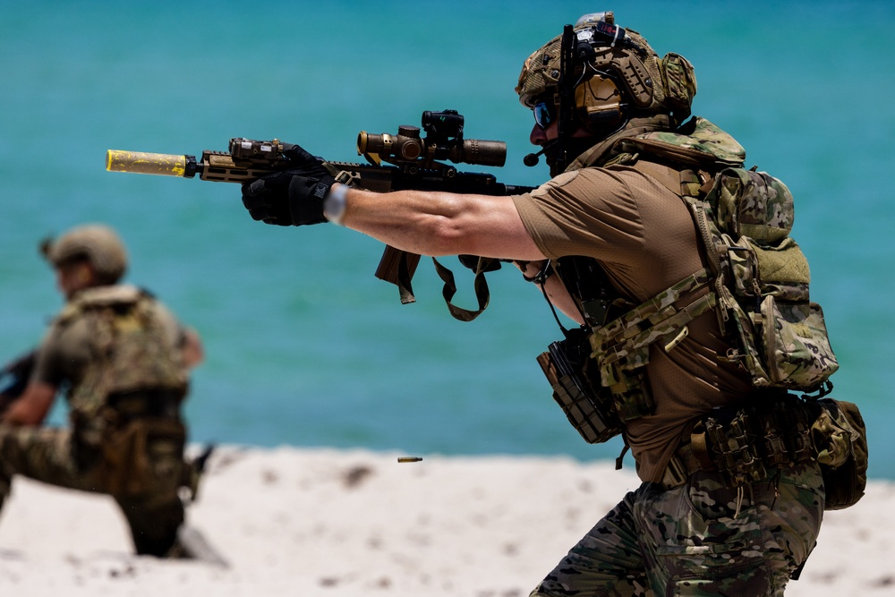 U.S. Army Special Forces Storm Miami Beach