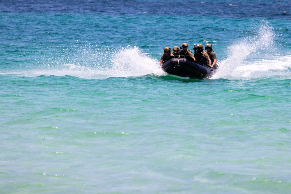 U.S. Army Special Forces Storm Miami Beach