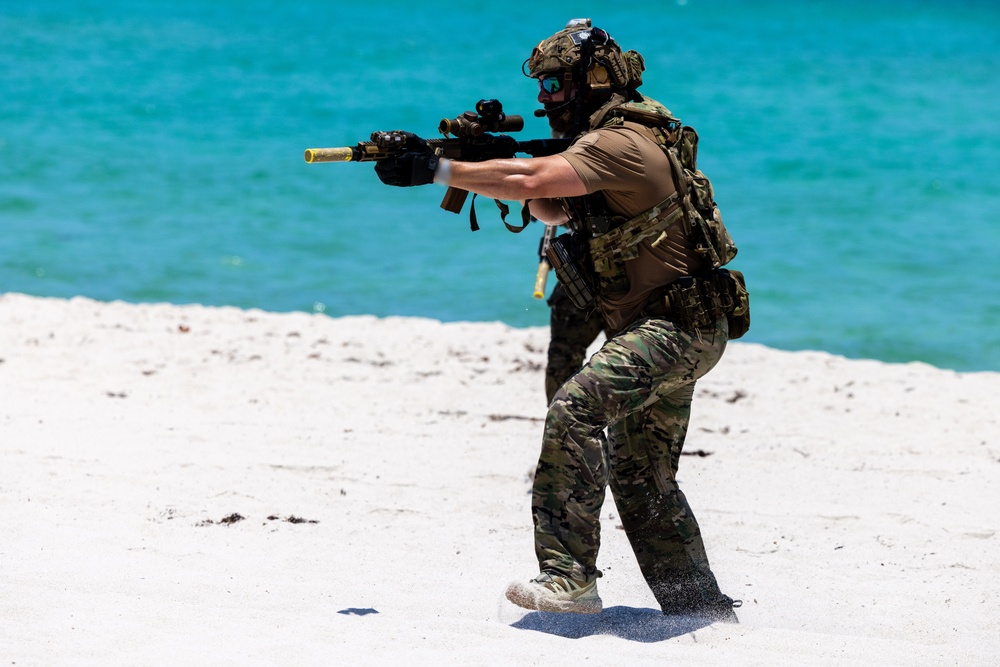 U.S. Army Special Forces Storm Miami Beach